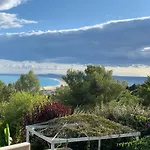 Le Saint Clair *
